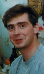  Программист. МИЦ, Юникс. От работы не бегает, хотя работать и не любит. 